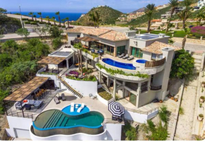 Villa de 6 Recámaras con Vistas al Mar en Pedregal